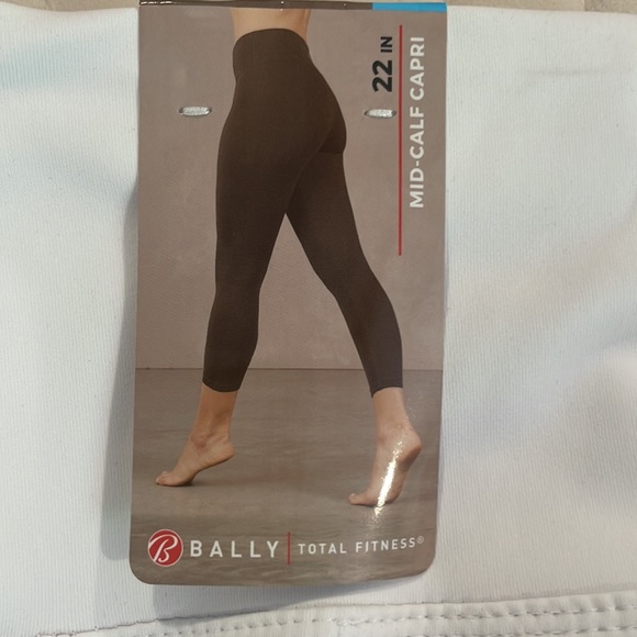 Bally mid calf capri white size large - Picture 3 of 7